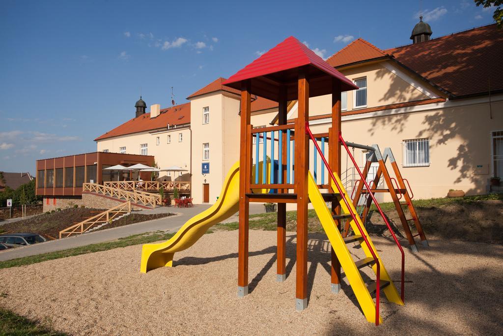 Hotel Pod Zamkem Boskovice Exteriör bild