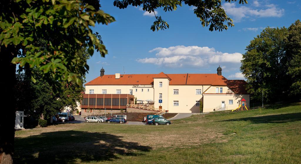 Hotel Pod Zamkem Boskovice Exteriör bild