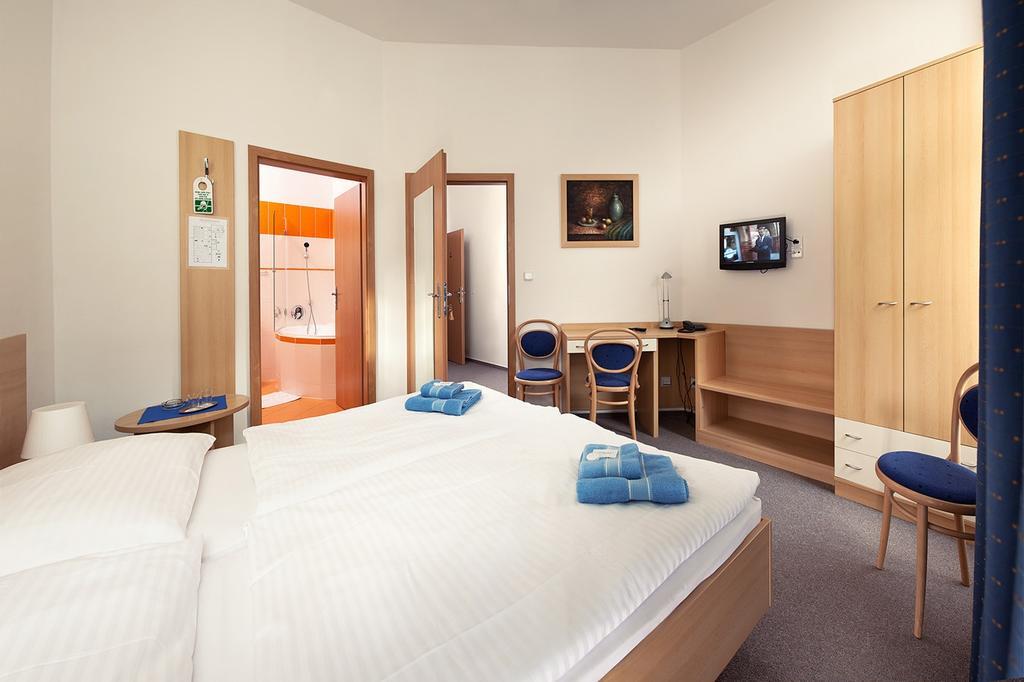 Hotel Pod Zamkem Boskovice Rum bild